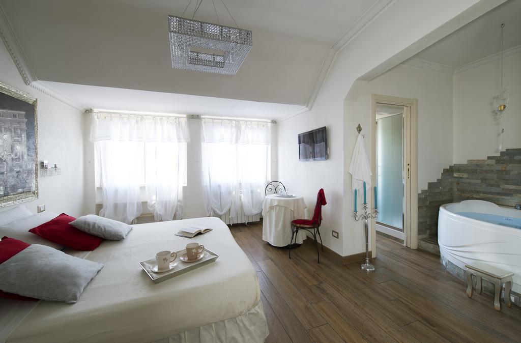 Suites Roma Tiburtina Economy Bagian luar foto